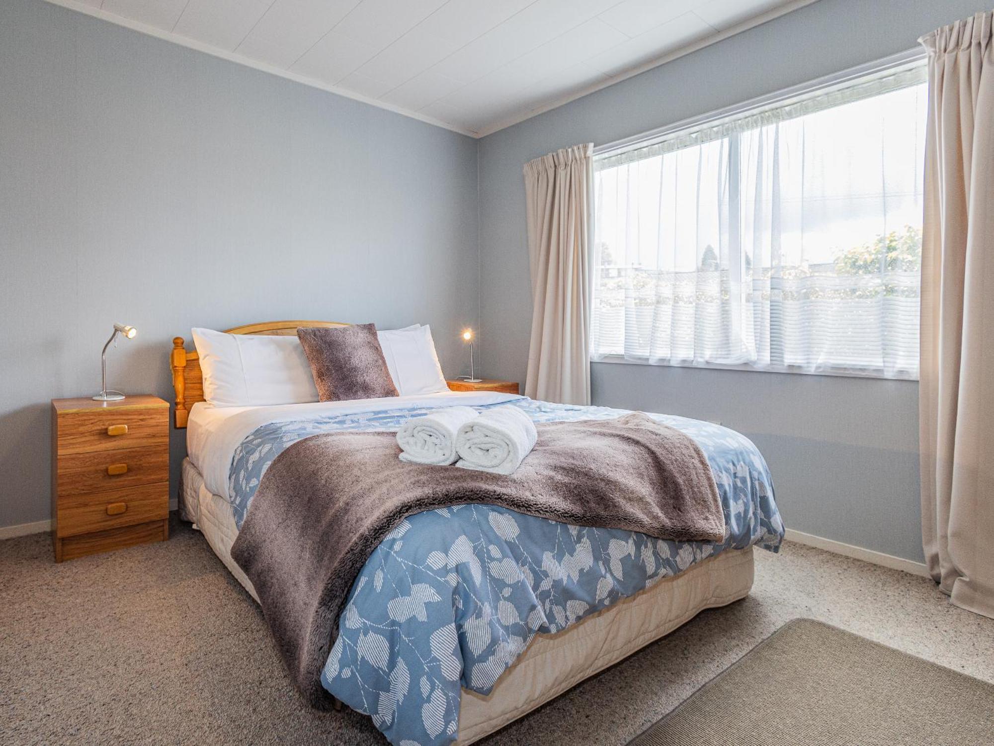 Central Riverside Retreat - Taupo Holiday Home 外观 照片