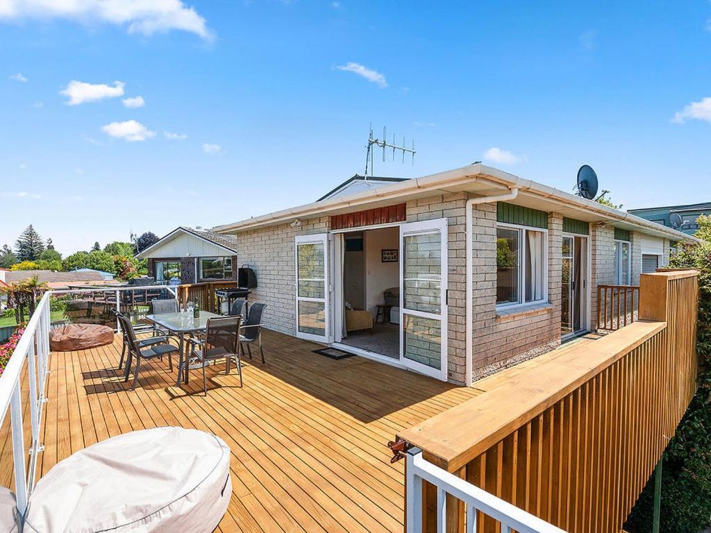 Central Riverside Retreat - Taupo Holiday Home 外观 照片